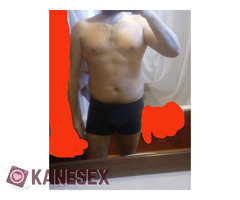 Εμφανίσιμος άντρας σας παίρνει μάτι