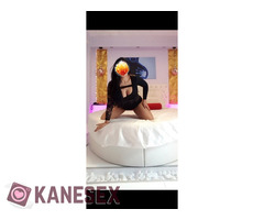 Ελληνίδα με πλούσιο στήθος κ ποδάρες - Εικόνα 2