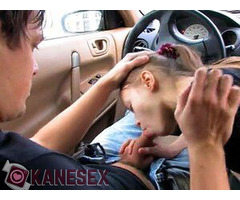 Blowjob στο αυτοκίνητο μέσα