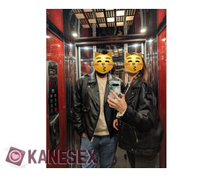 Δείτε ένα νεαρό ζευγάρι να κάνει σεξ. Foot fetish