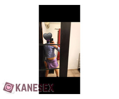 Αγοράκι που ντύνεται με δερμάτινα και γυναικεία - Εικόνα 4