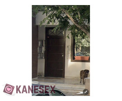 Θέλω αυτόν που μένει εδώ