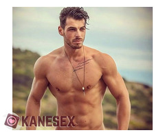 Προσφέρω παρέα, μασάζ, και άφθονο σεξ.