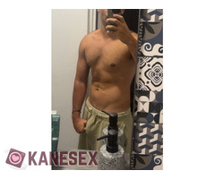 Εμφανίσιμος STRAIGHT νεαρός