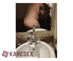 Υπάρχει ωραία πούτσα