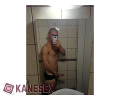 Καυλιρης ψάχνει μιλφακια - Εικόνα 3