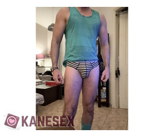 Ψάχνω bi ή τοπ που θέλει να φάει πούτσα