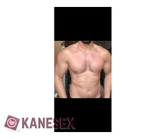 Για φουλ αρρενωπό και γυμνασμένο που θέλει πουτσα