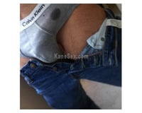 Υπάρχει κανείς αρσενικός γαμιάς